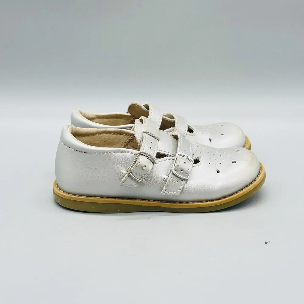 FootMates Shoes Girls 8 Silver Leather Danielle Mary Jane Buckle Dress Flats